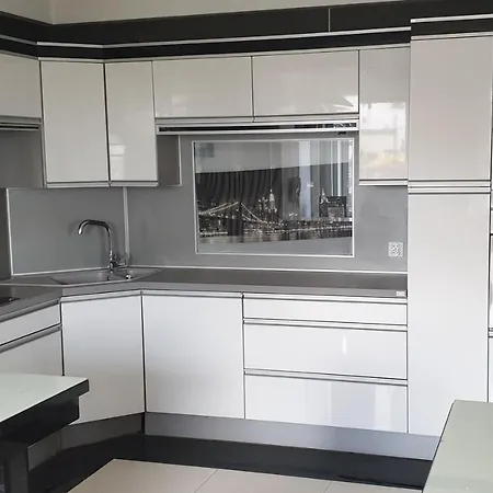 Jeziorna Apartment *